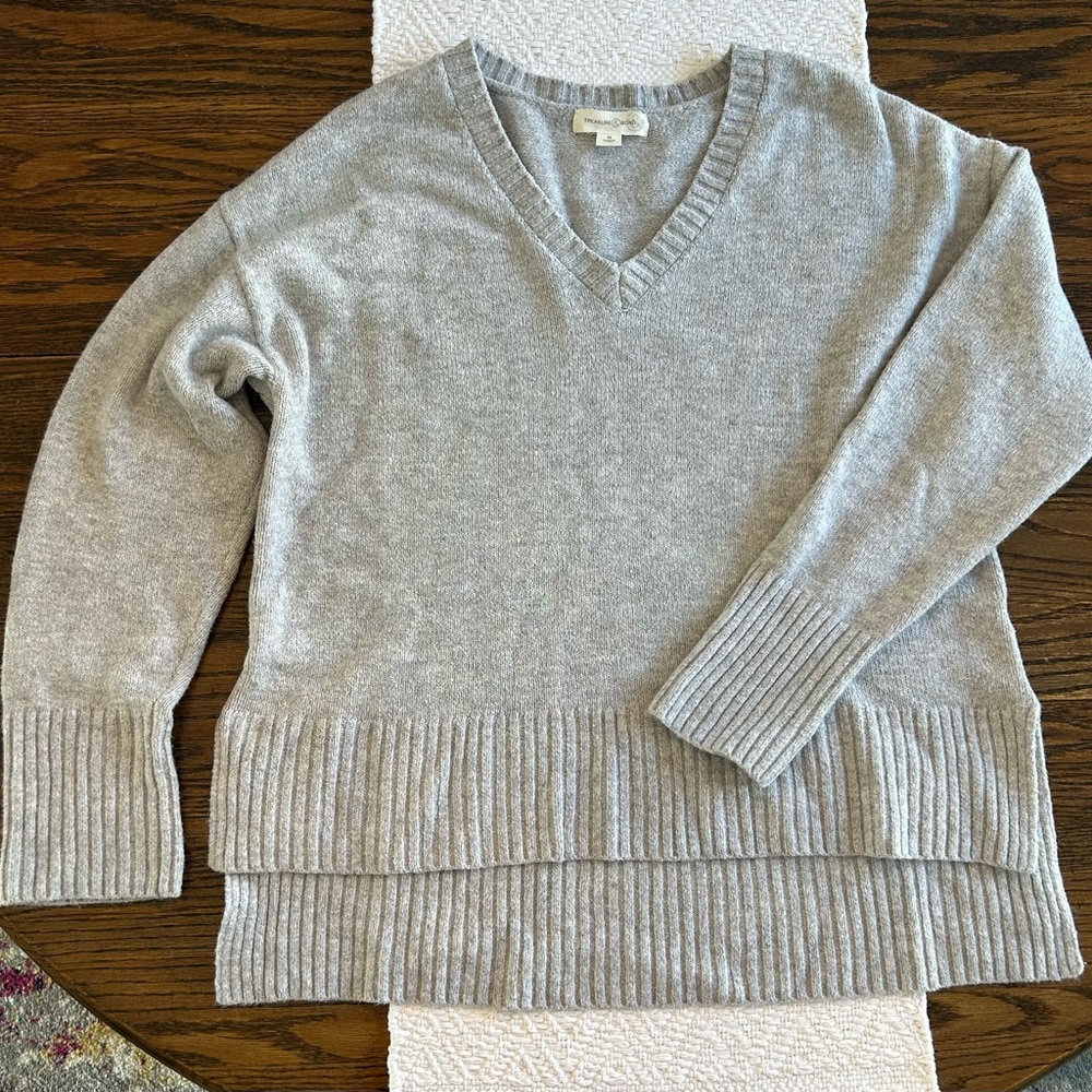 Treasure & Bond Gray Women’s Sweater Size M